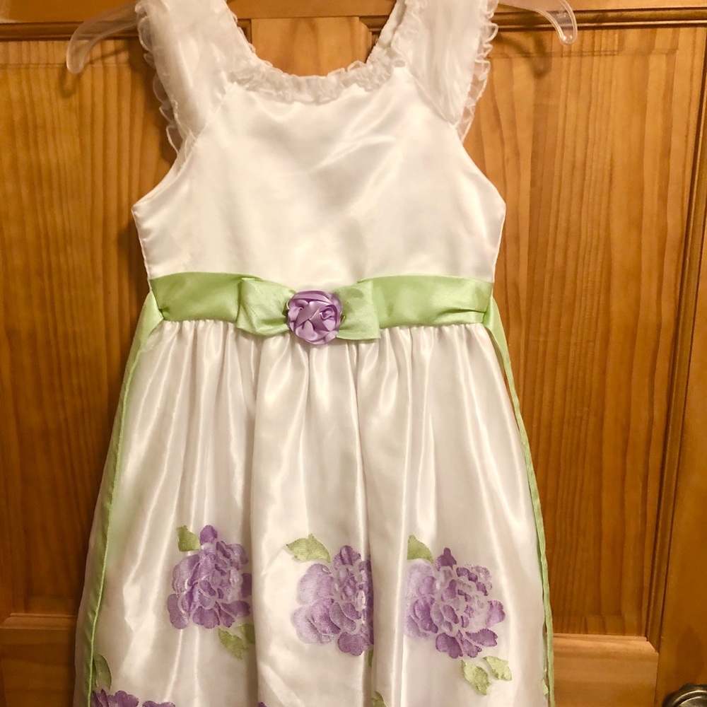 Girls dress
